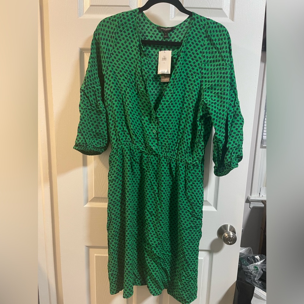 Banana Republic green dress with navy spots ￼